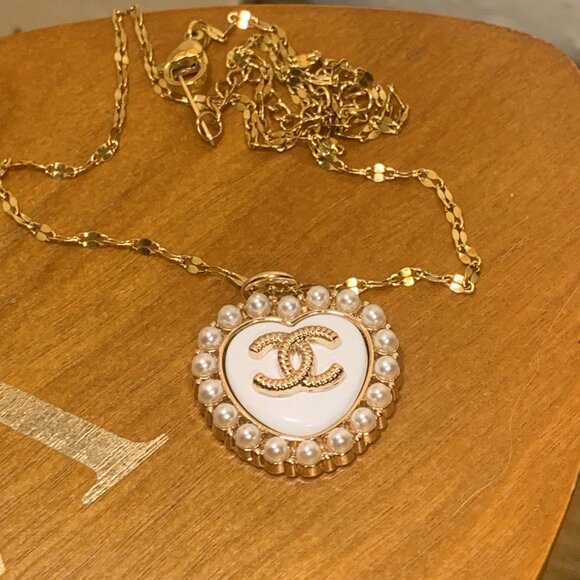 Gucci Necklace - Picture 1 of 10